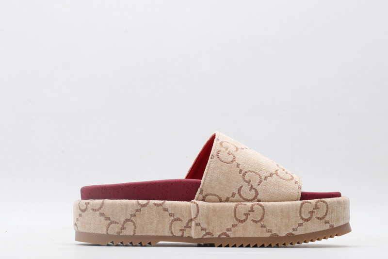 g*u*i sandals