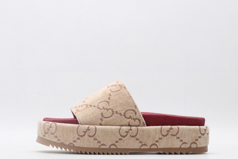 g*u*i sandals