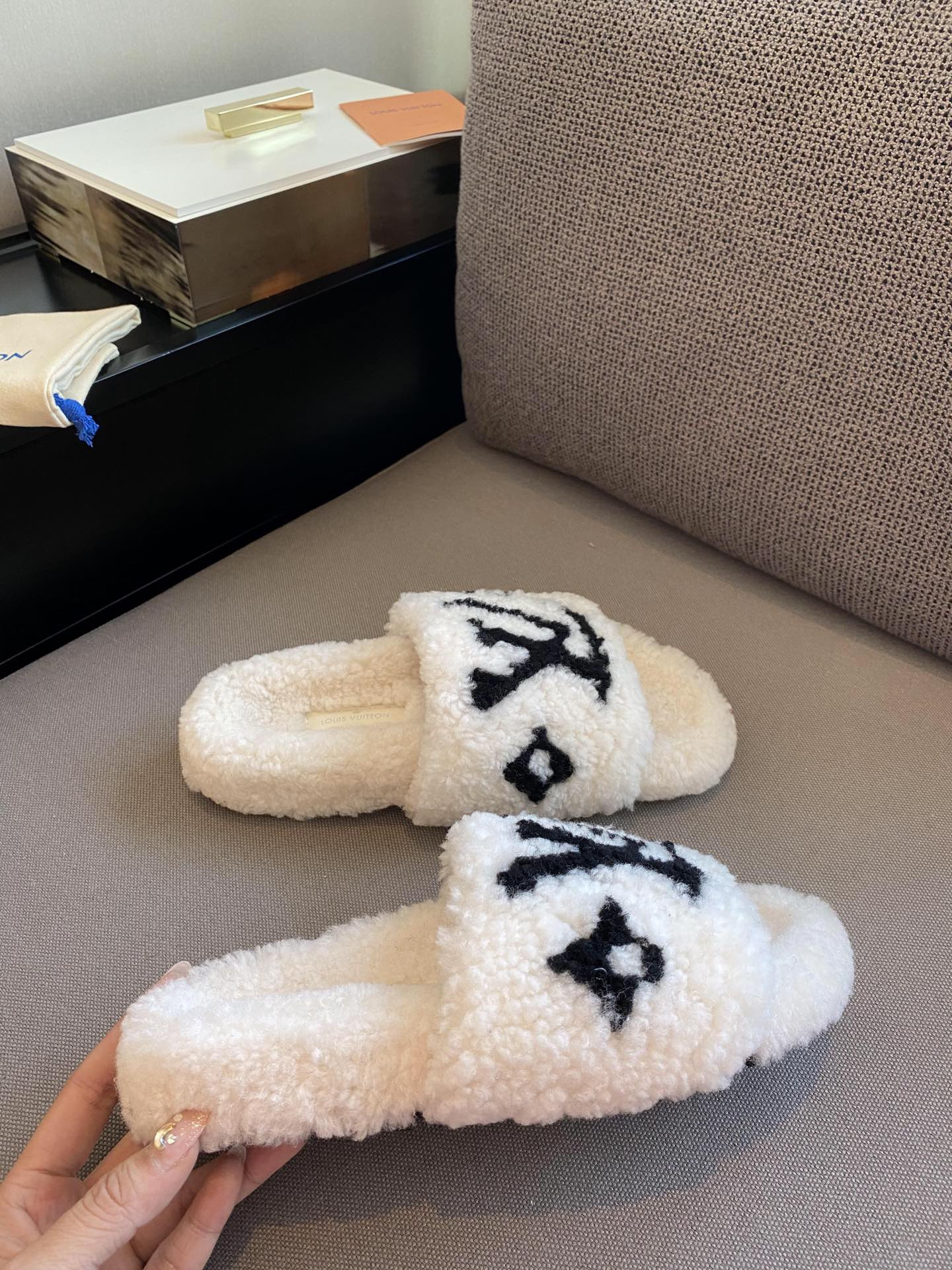 lvt sandals