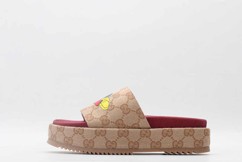 g*u*i sandals