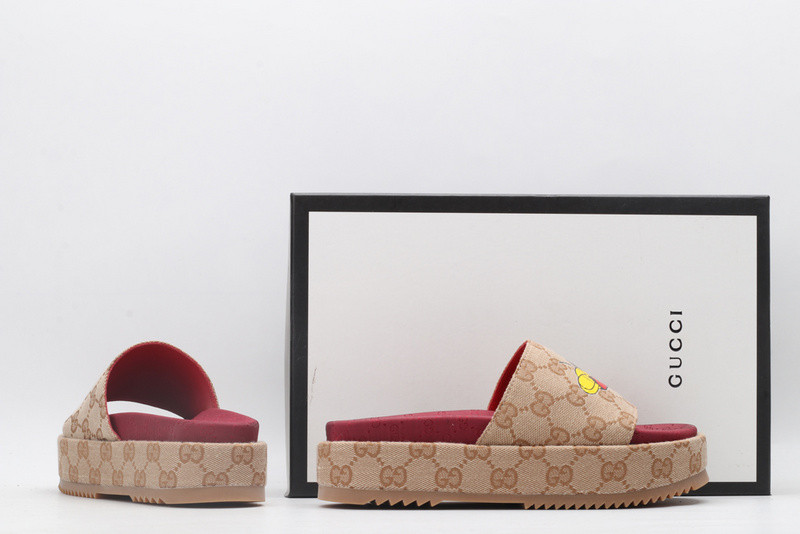 g*u*i sandals