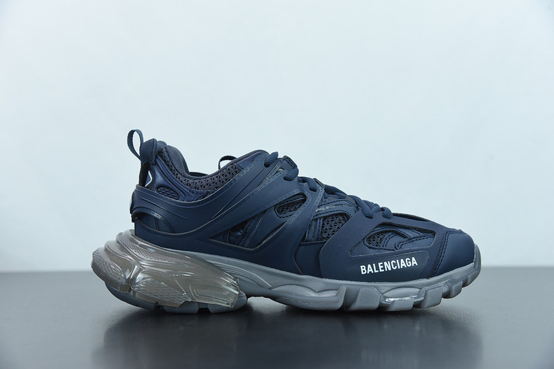 bc track sneaker