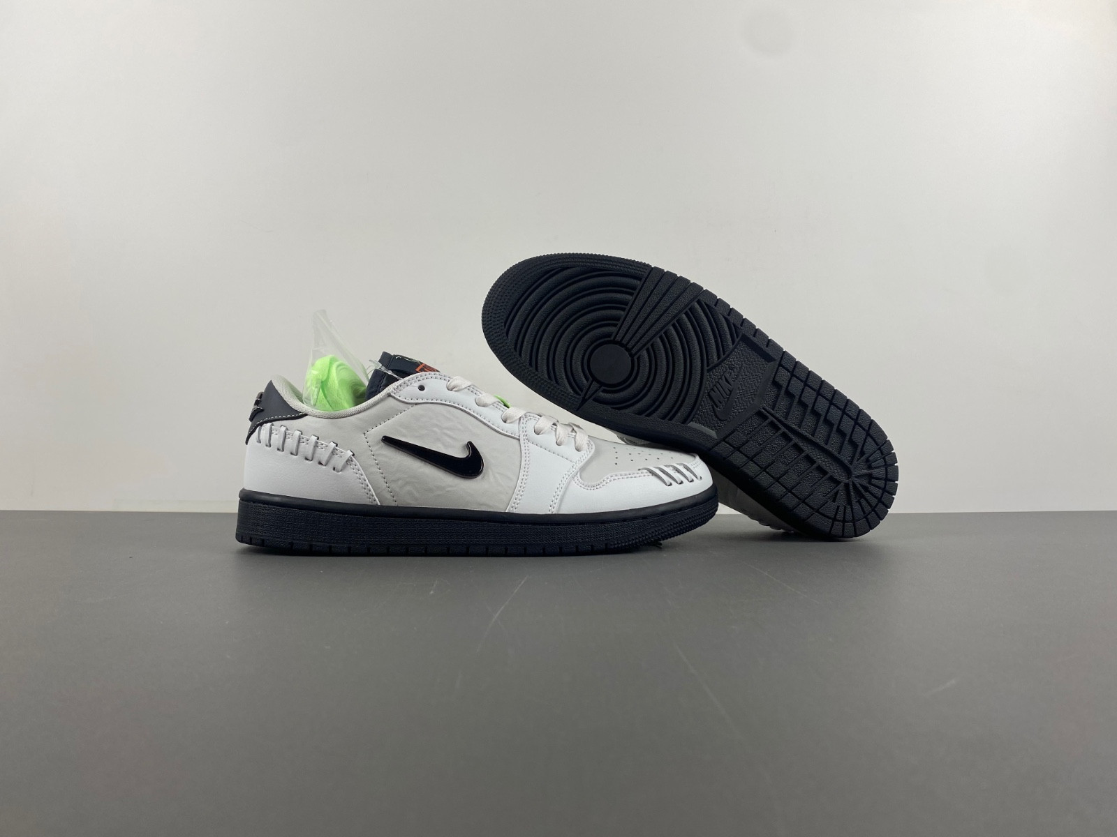 Air Jordan 1 MM Low ''Phantom Dust Metallic Dark Grey'' HM3689-001