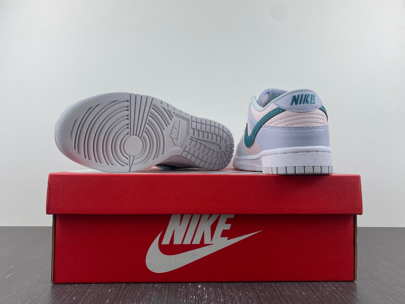 nike dunk low gs “mineral teal” fd1232-002