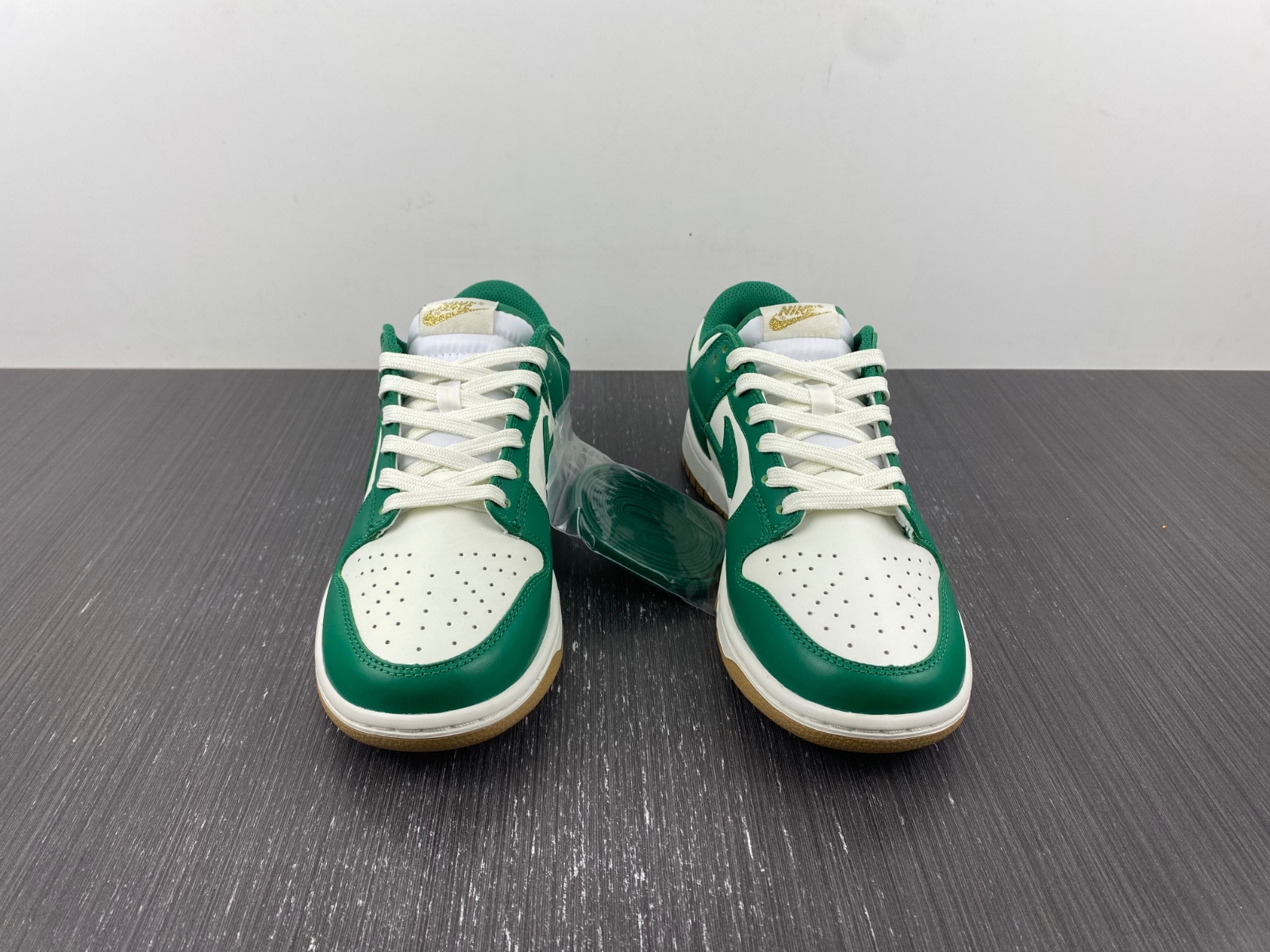 nike dunk low "green/gold"