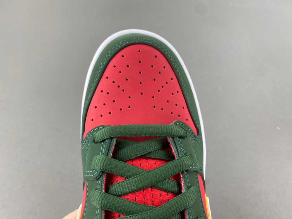 Nike SB Dunk 