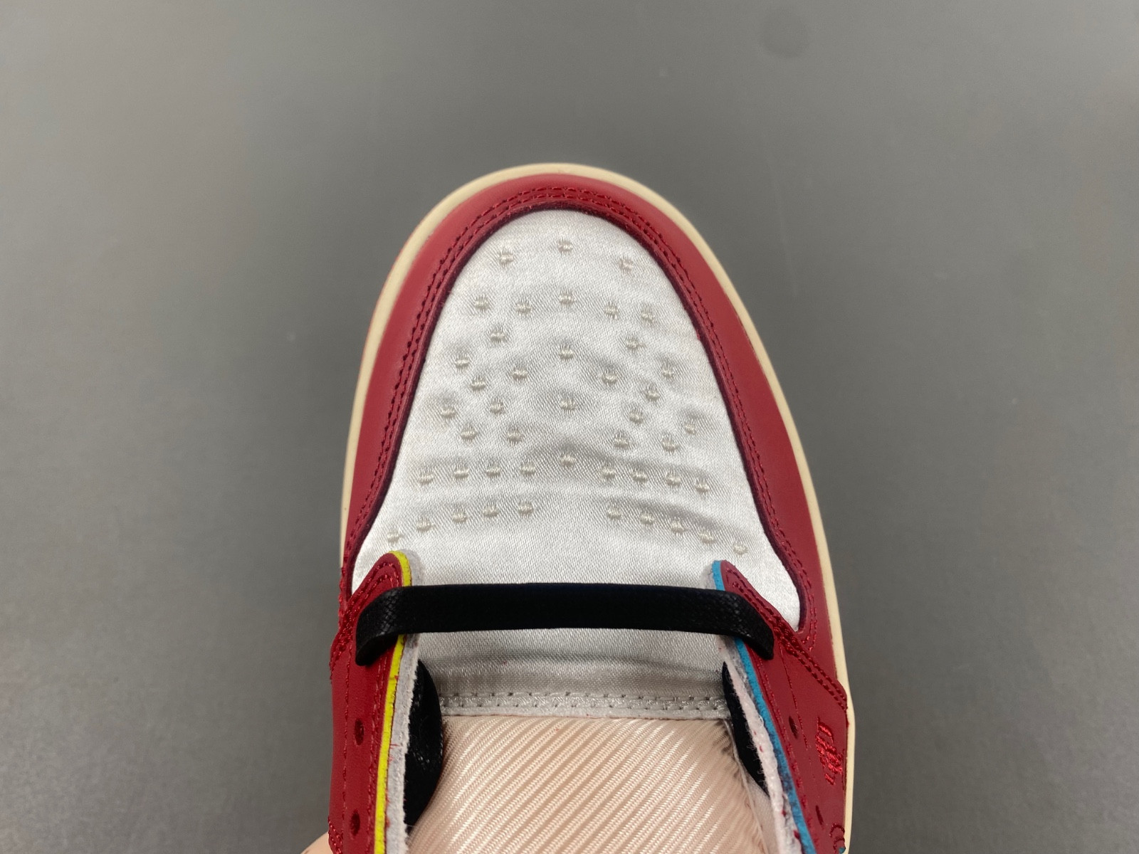 trophy room x air jordan 1 low og "home" hv6157-100