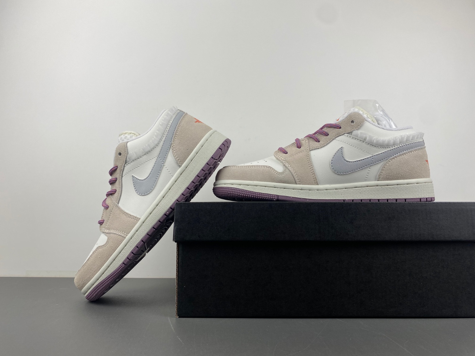Air Jordan 1 Low Alt SE 