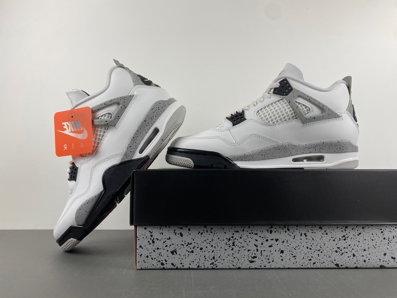 Air Jordan 4 OG “White Cement” FV5029-100