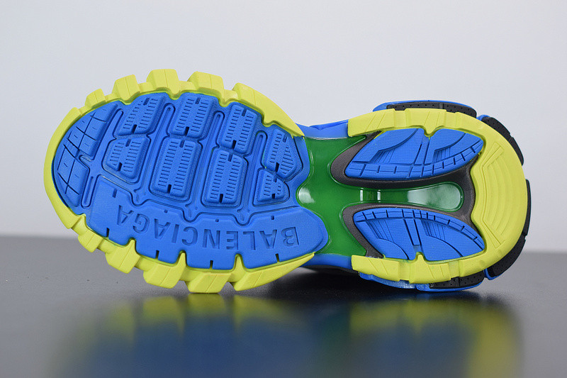 bc track sneaker
