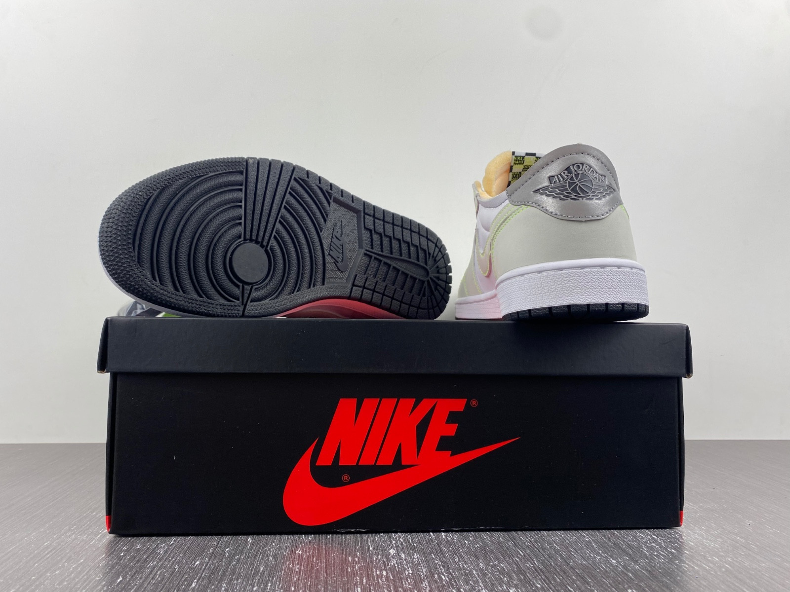 air jordan 1 low og "ghost green" dm7837-103