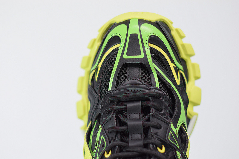 bc track sneaker