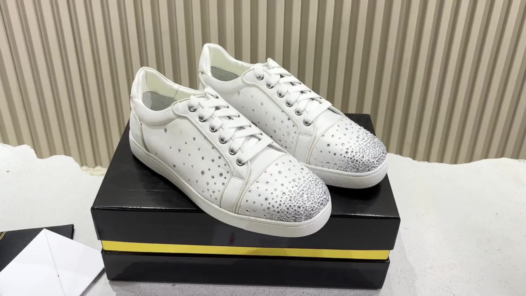 CHIAN LOUIN LOW TOP SNEAKER