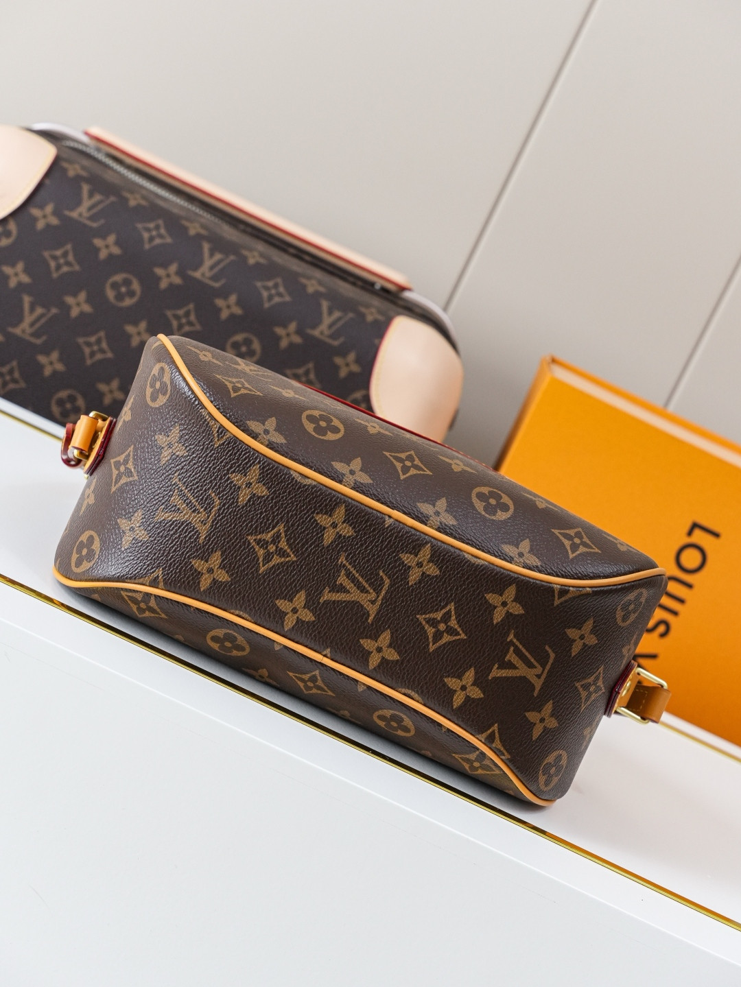 LVT PURSE