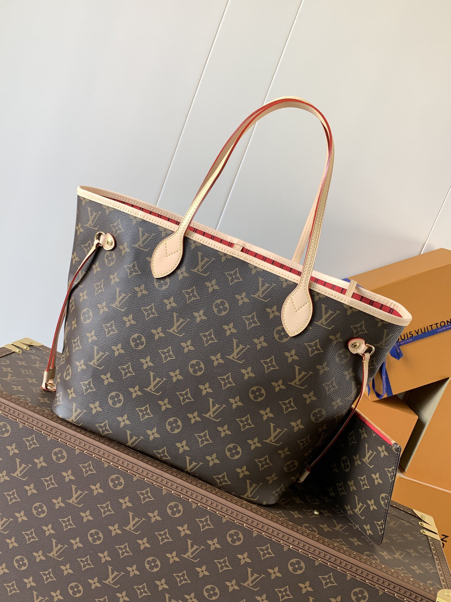LVT PURSE MM
