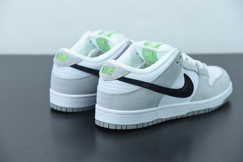 nike sb dunk low “chlorophyll” bq6817-011