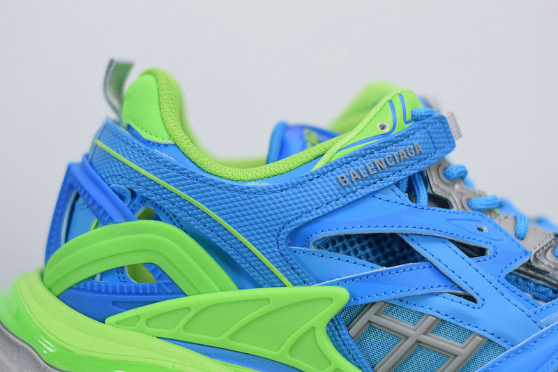 bc track sneaker