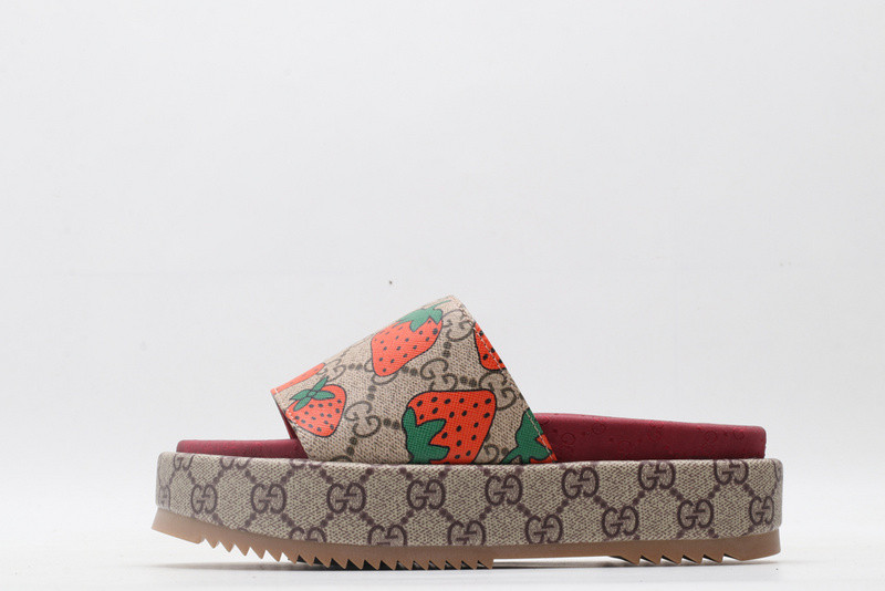 g*u*i sandals
