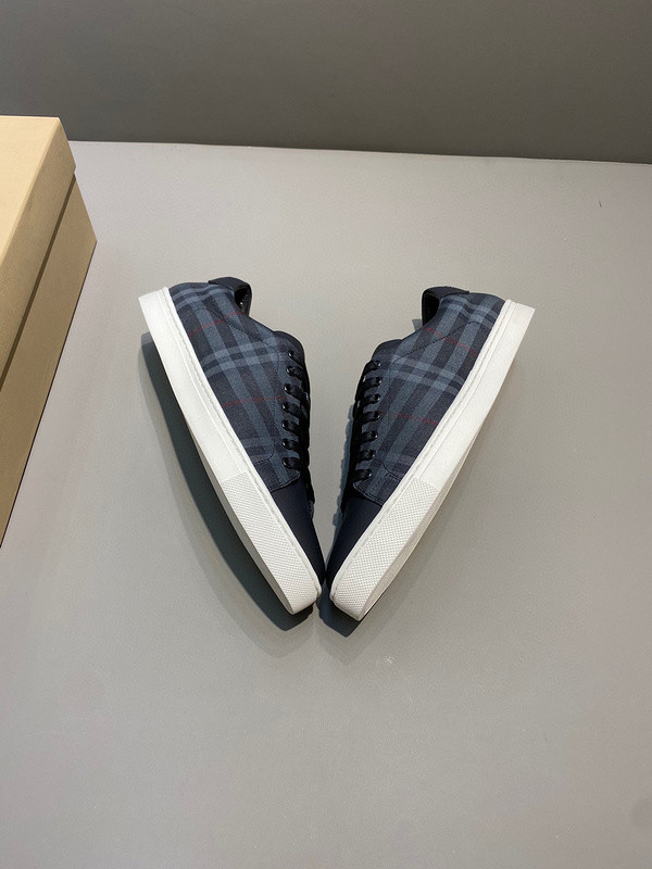 B**rry sneaker