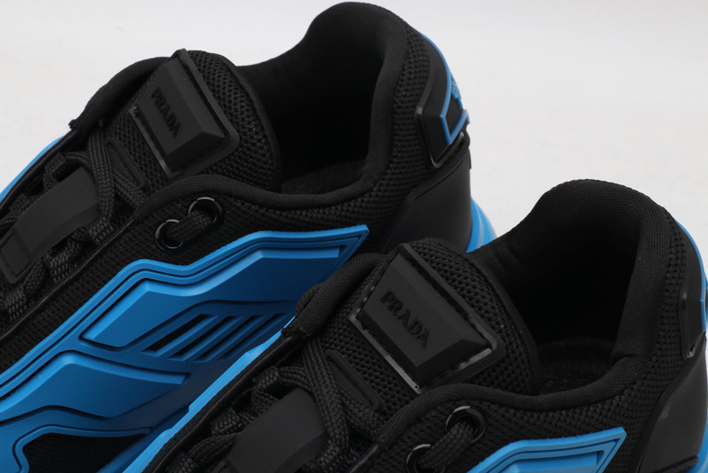 pr sneaker