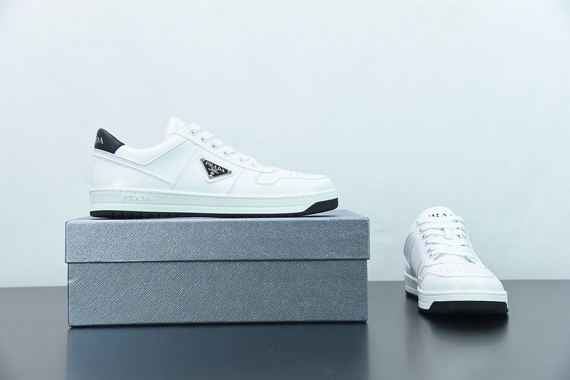 pr sneaker