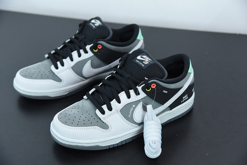 nike dunk low “camcorder” cv1659-001