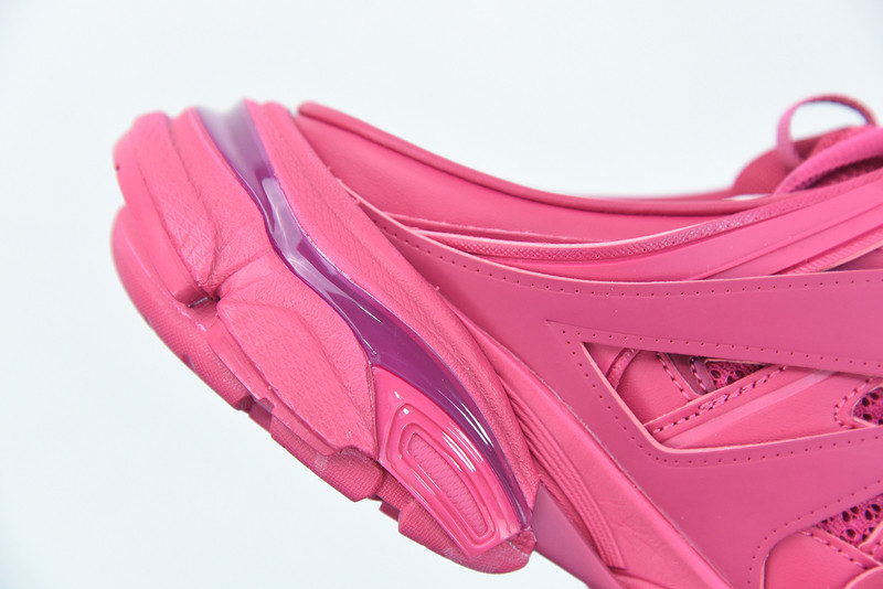 bc track sneaker
