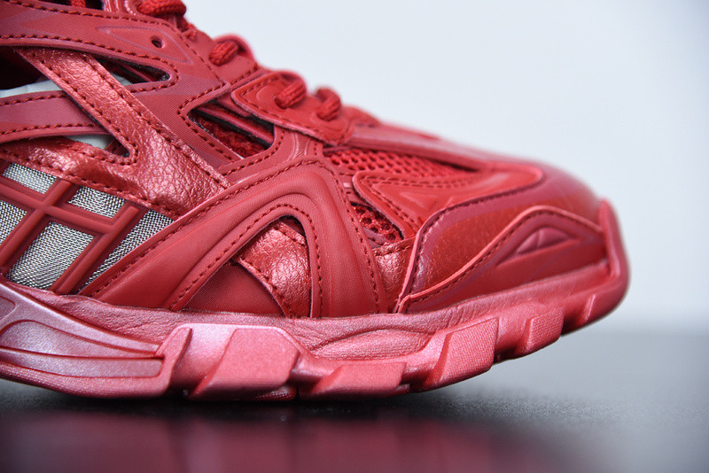 bc track sneaker