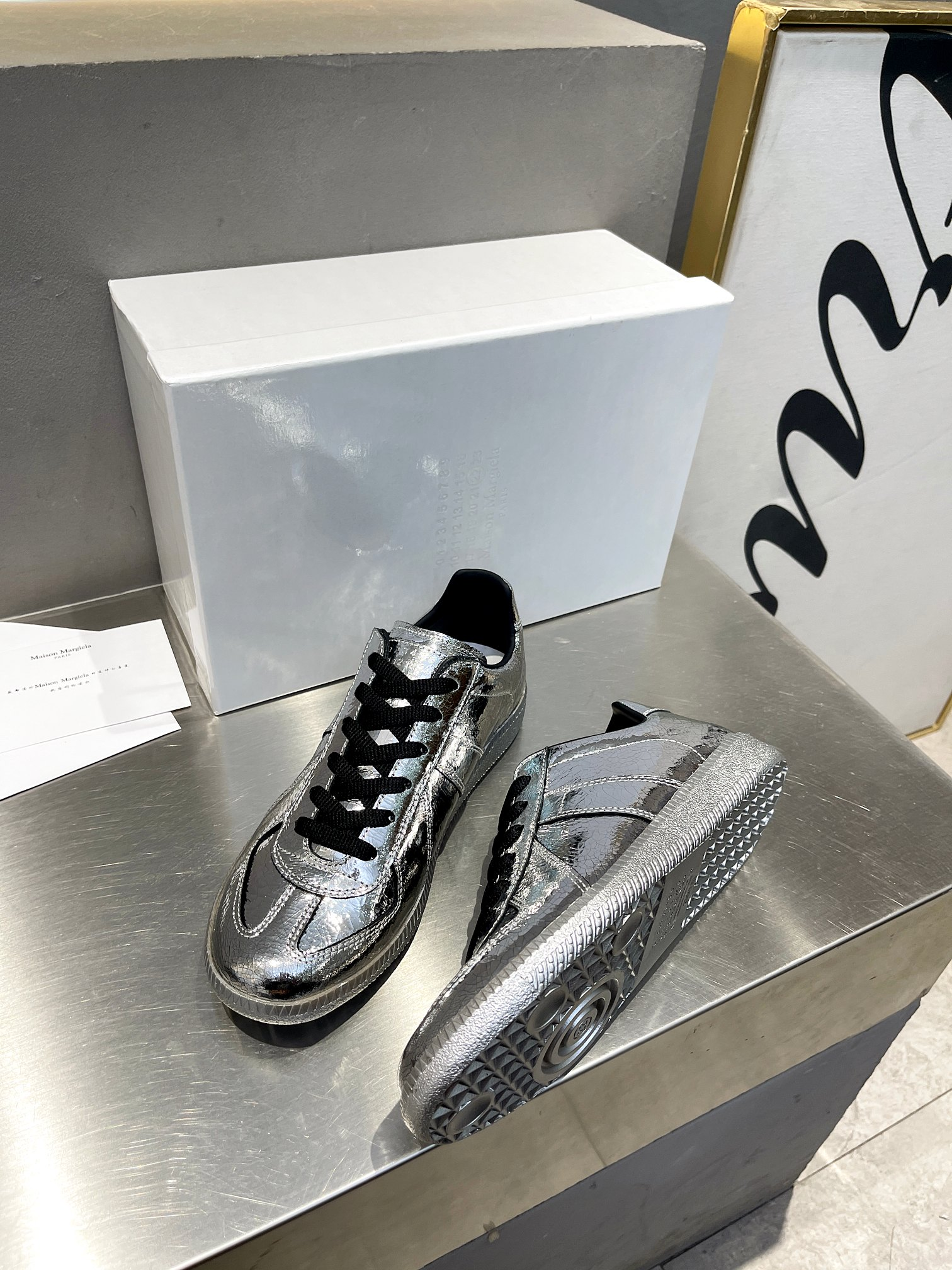 ma*s*n Ma*i*la sneaker