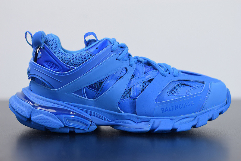 bc track sneaker