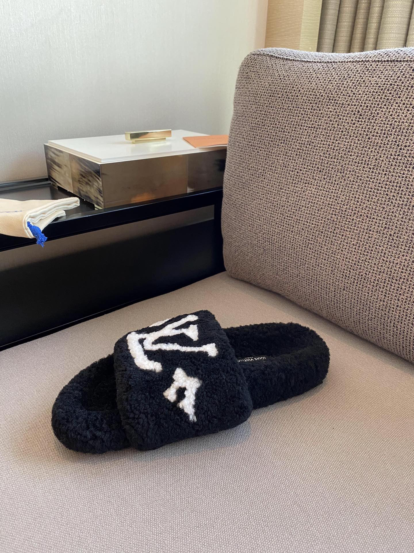 lvt sandals