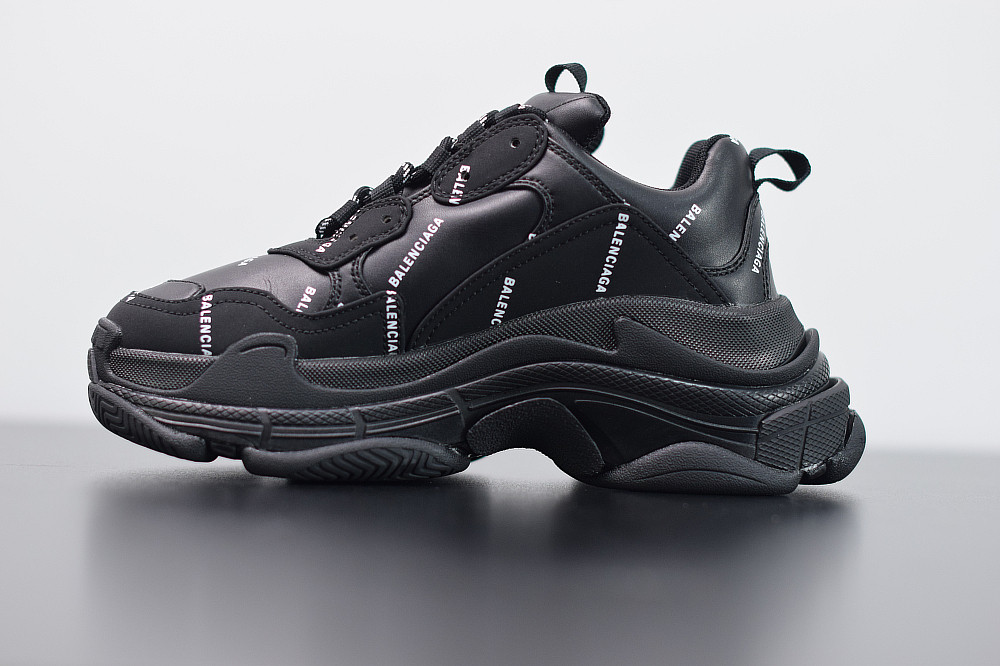 bc triple s trainer 524039 w06e2 2020
