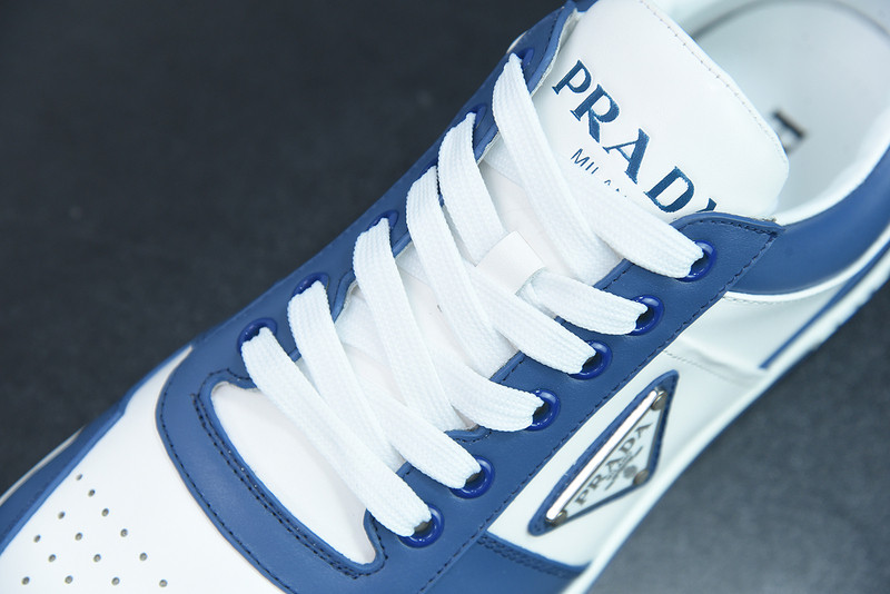 pr sneaker