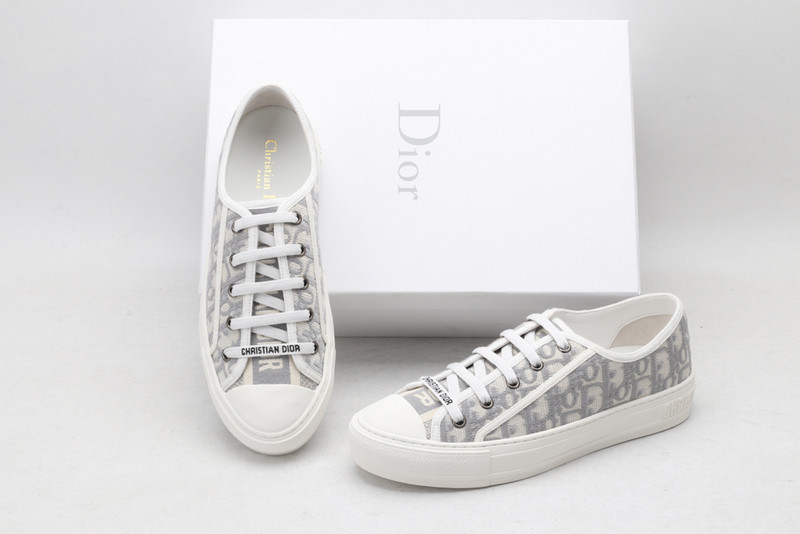 dio* x converse sneaker