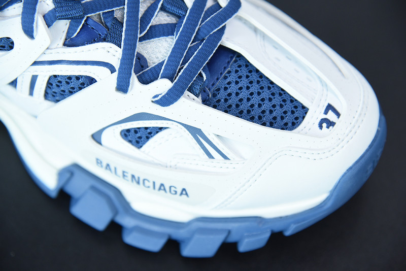bc track sneaker