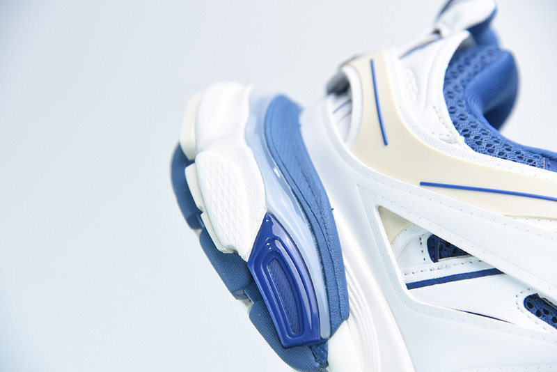 bc track sneaker