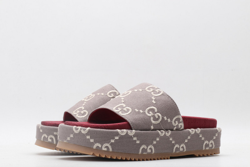 g*u*i sandals
