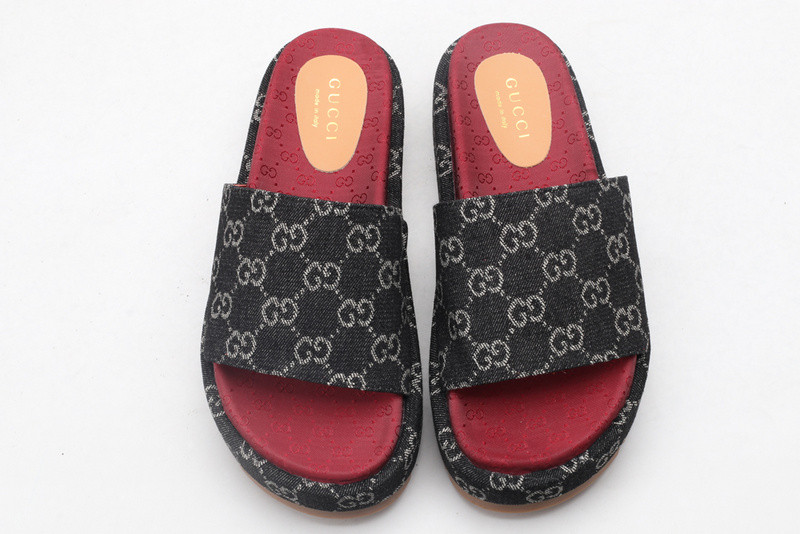 g*u*i sandals