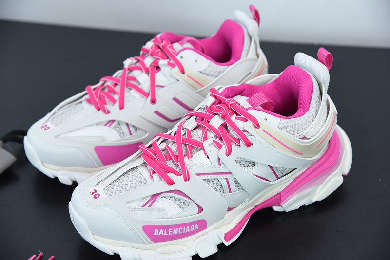 bc track sneaker