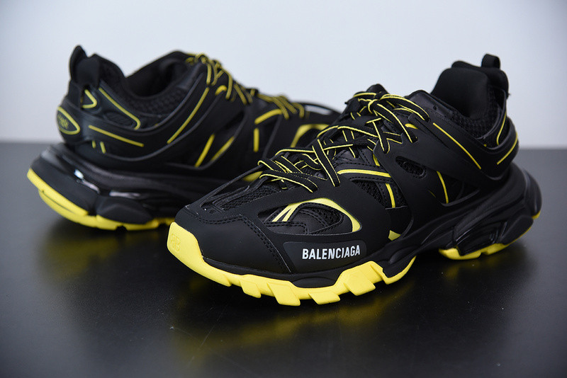bc track sneaker