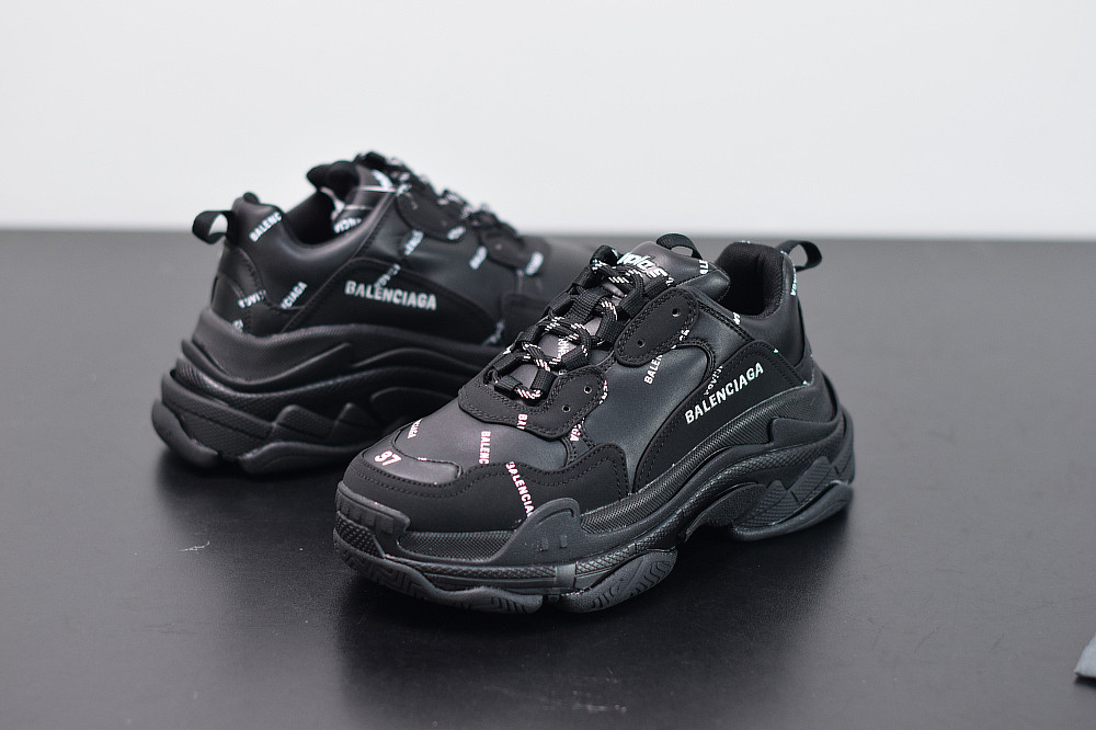 bc triple s trainer 524039 w06e2 2020