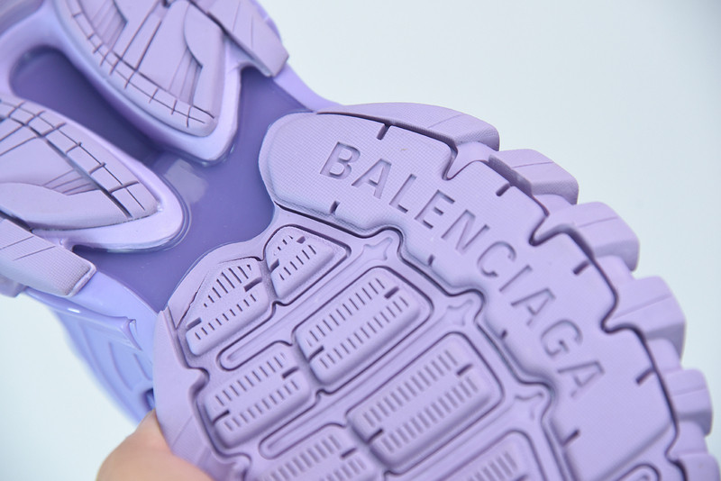bc track sneaker