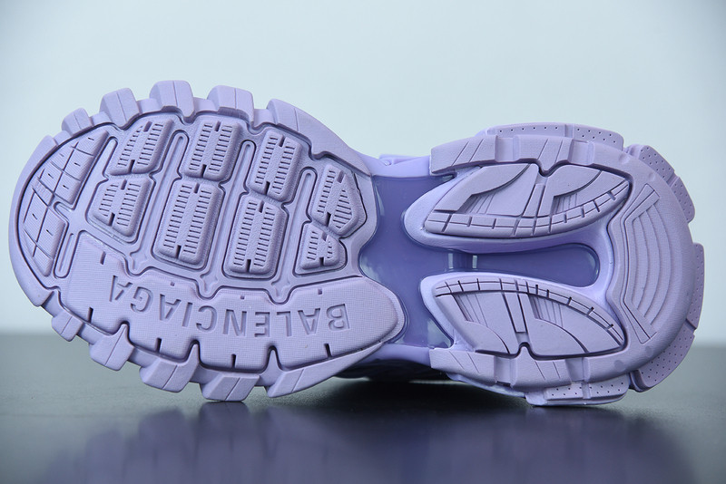 bc track sneaker