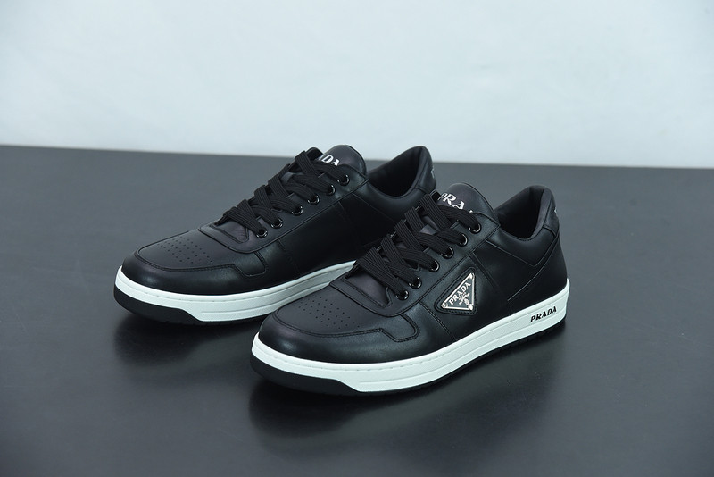 pr sneaker