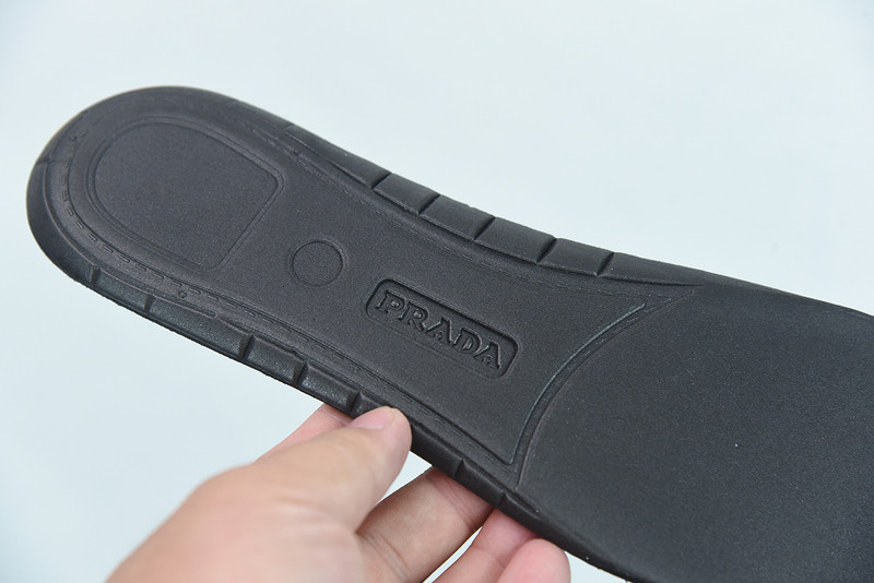 pr sneaker