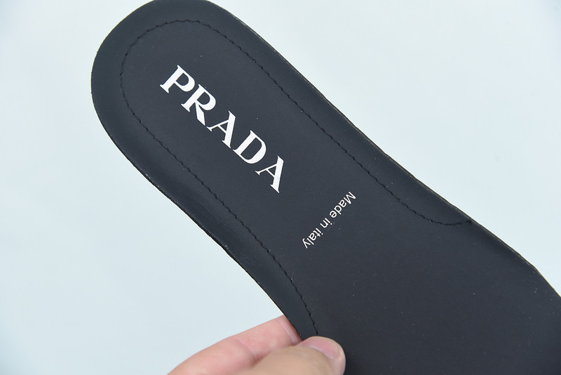pr sneaker