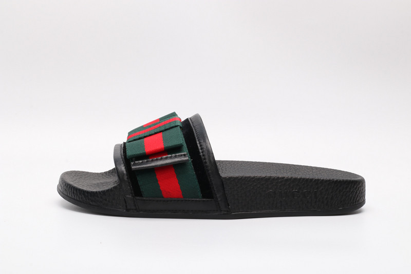 g*u*i sandals