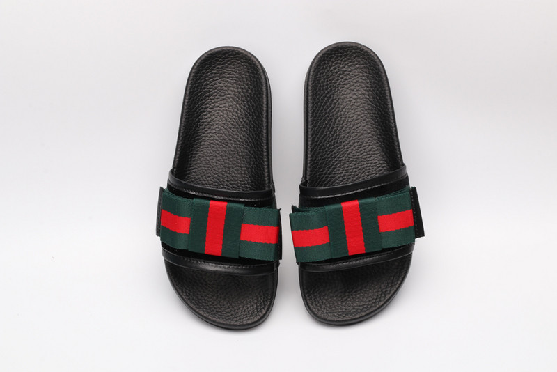 g*u*i sandals
