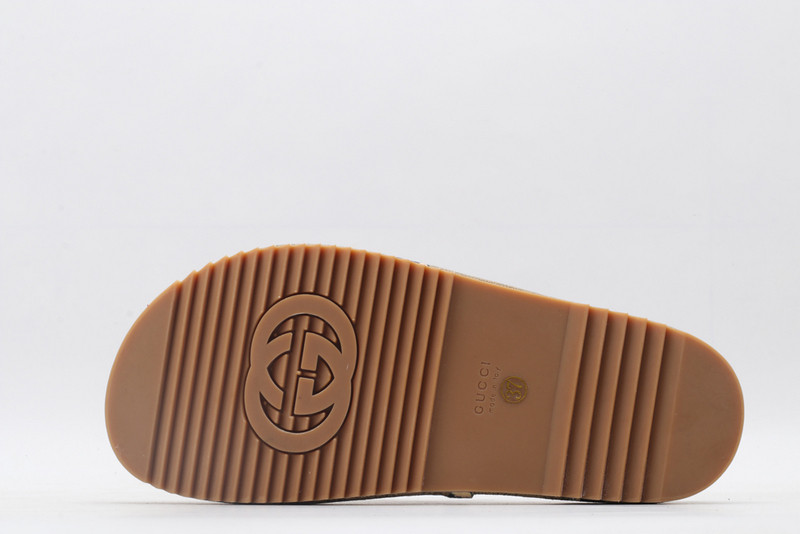 g*u*i sandals