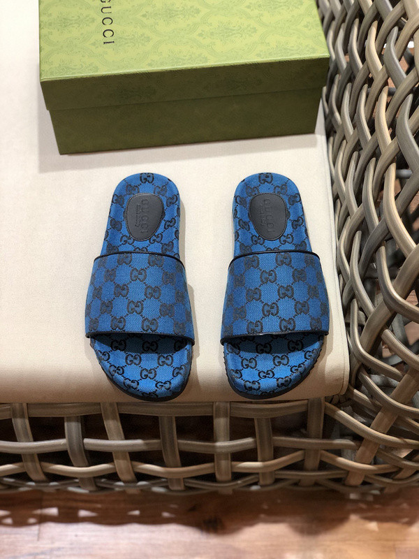 g*u*i sandals